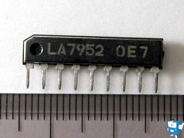 IC LA7952